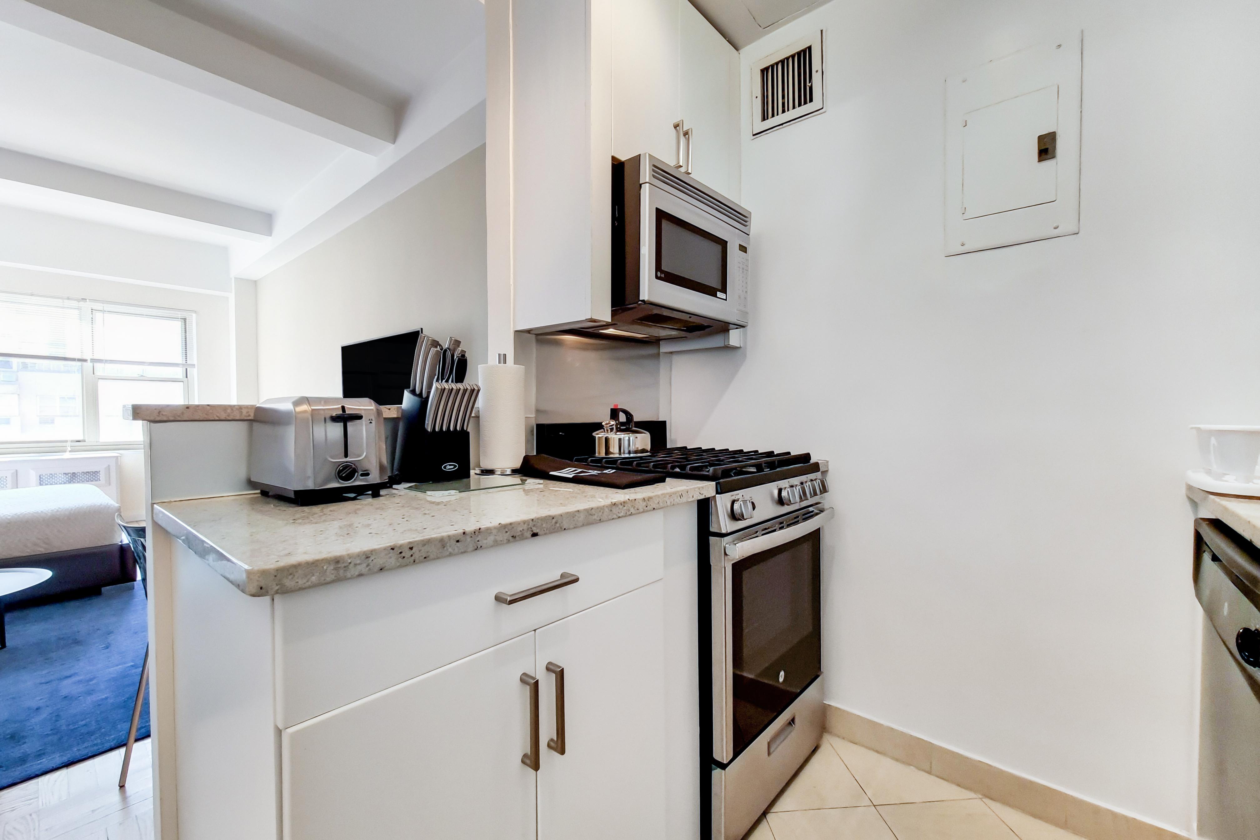 STUDIO IN MURRAY HILL
