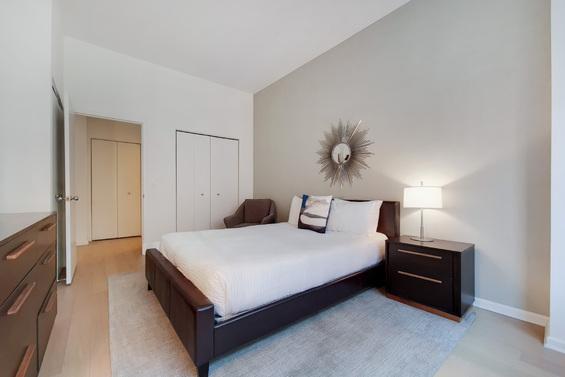 STYLISH ONE-BED IN HUDSON YARDS